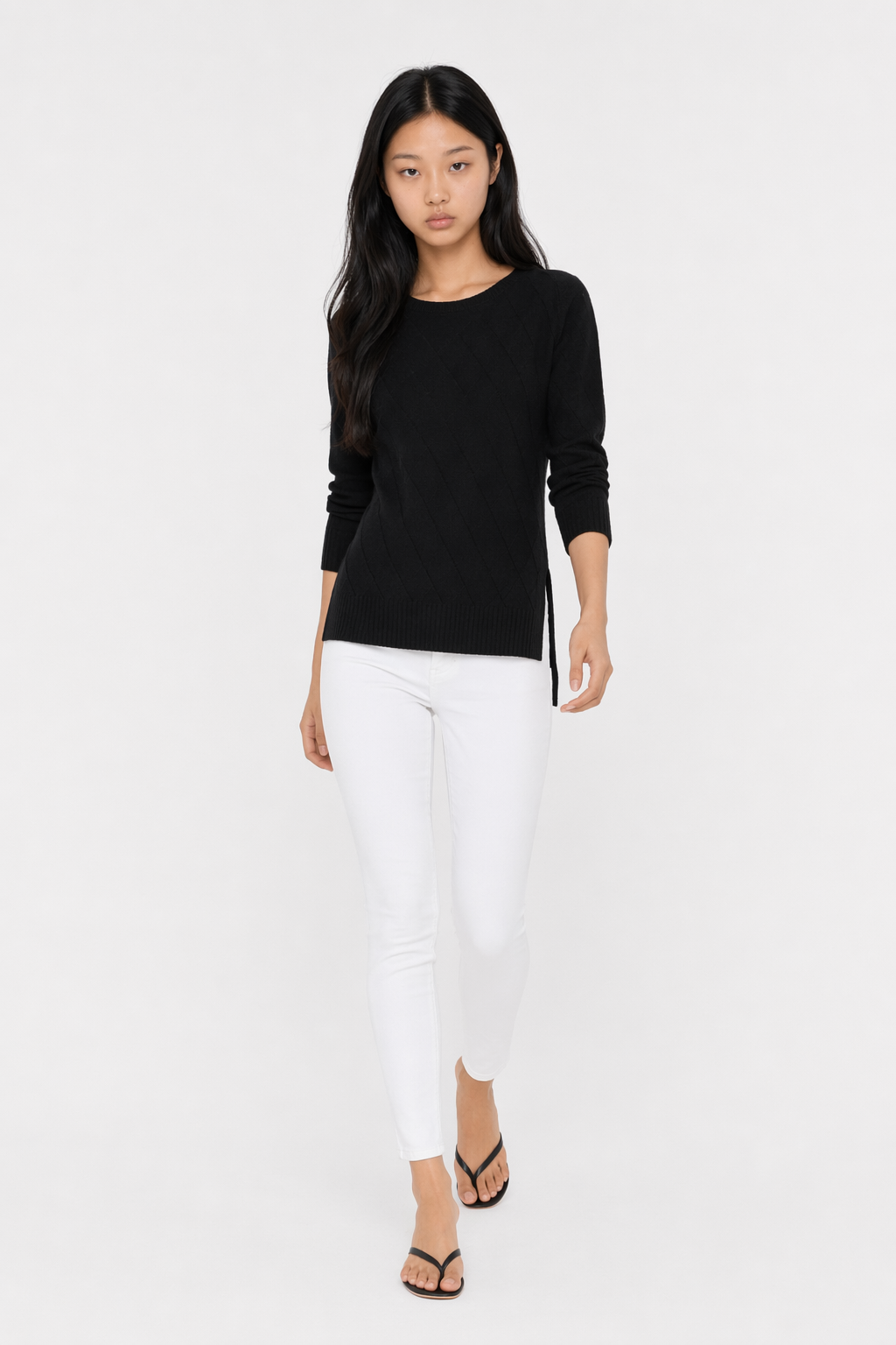 Slim-Fit Knit Top for Women with Round Neckline Black