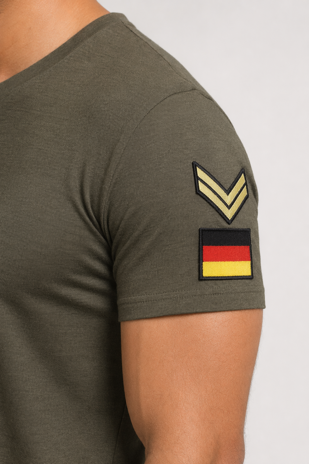 Army Badge Slim Fit Men's Tee Green