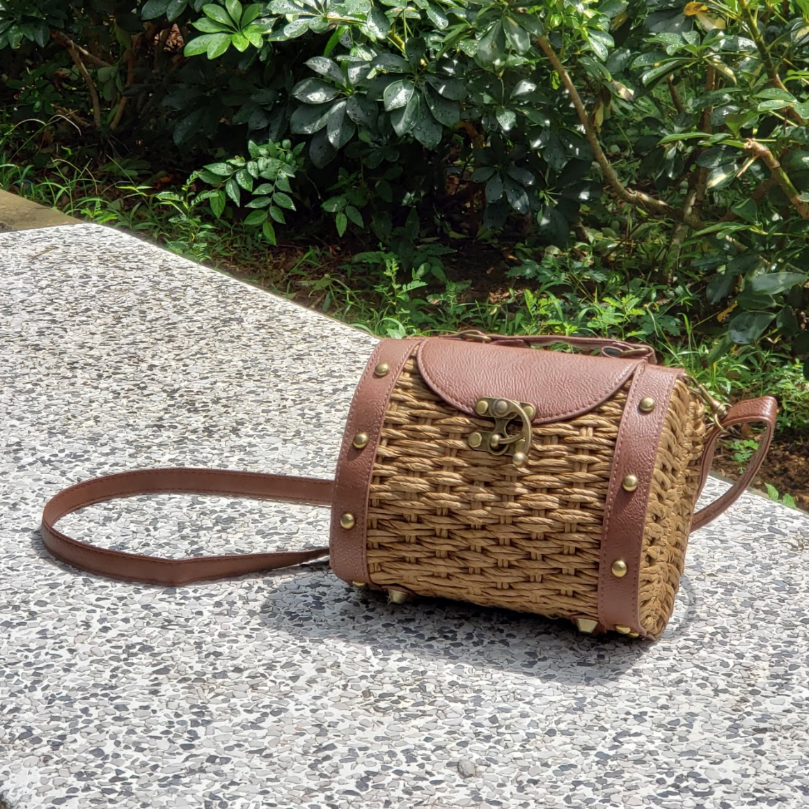 Vintage Style Handwoven Straw Bag for Women