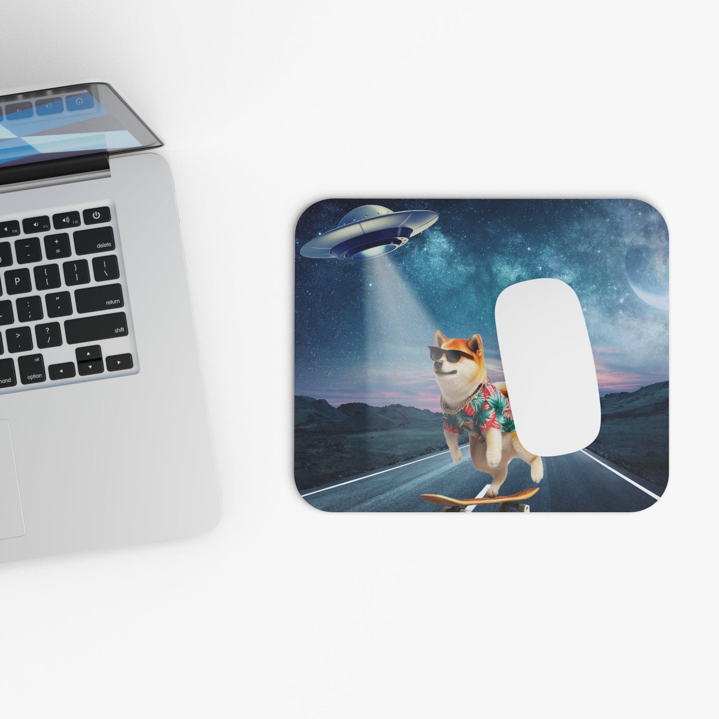 Alien Kidnapping Desk Mat