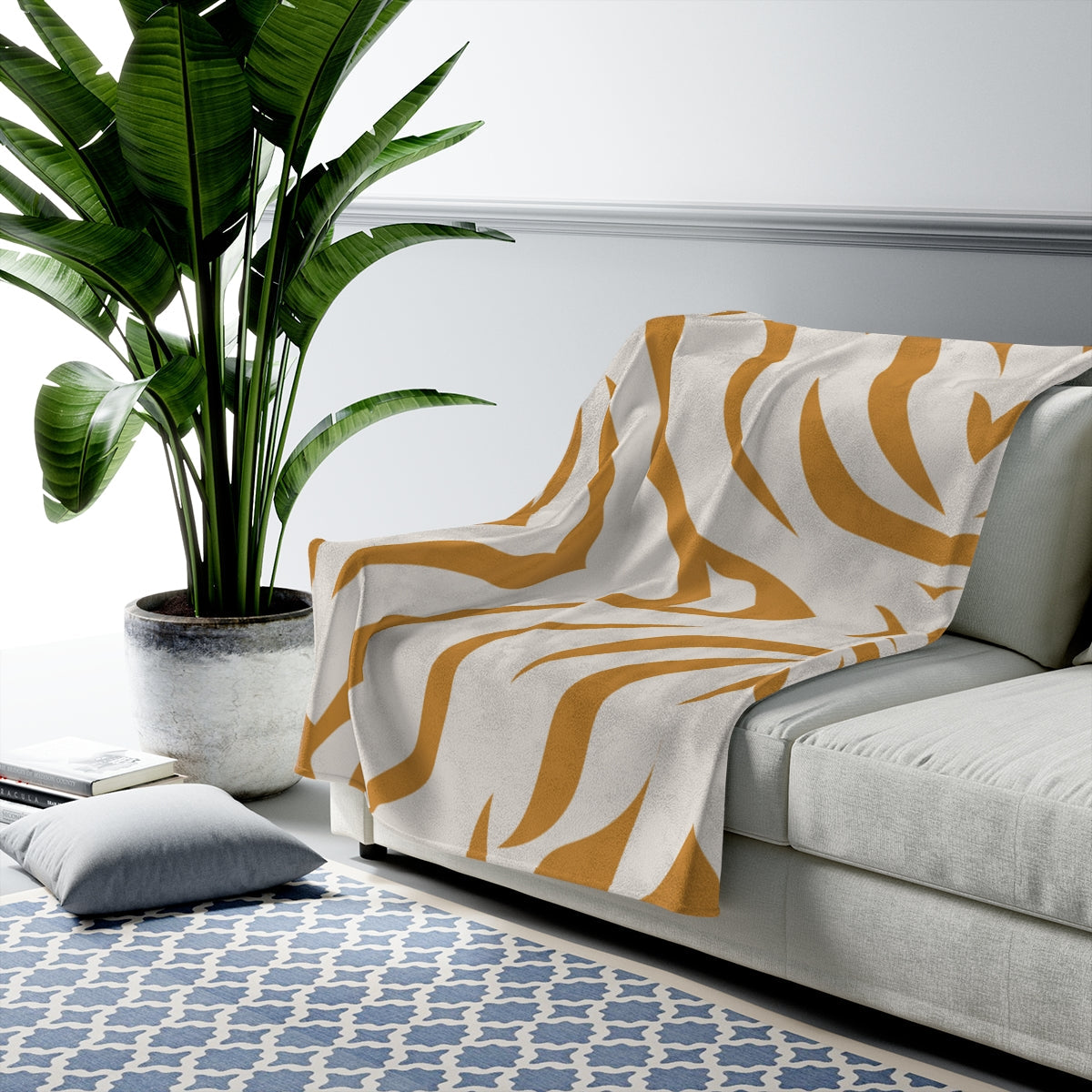 Plush Throw with Leopard Print Stripes