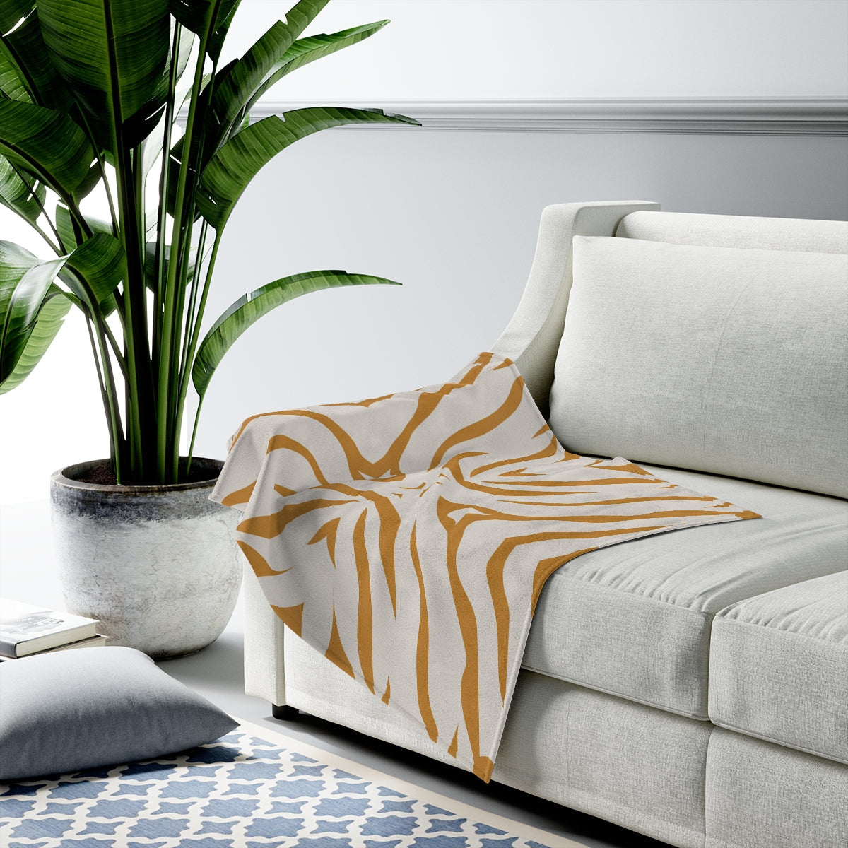 Plush Throw with Leopard Print Stripes