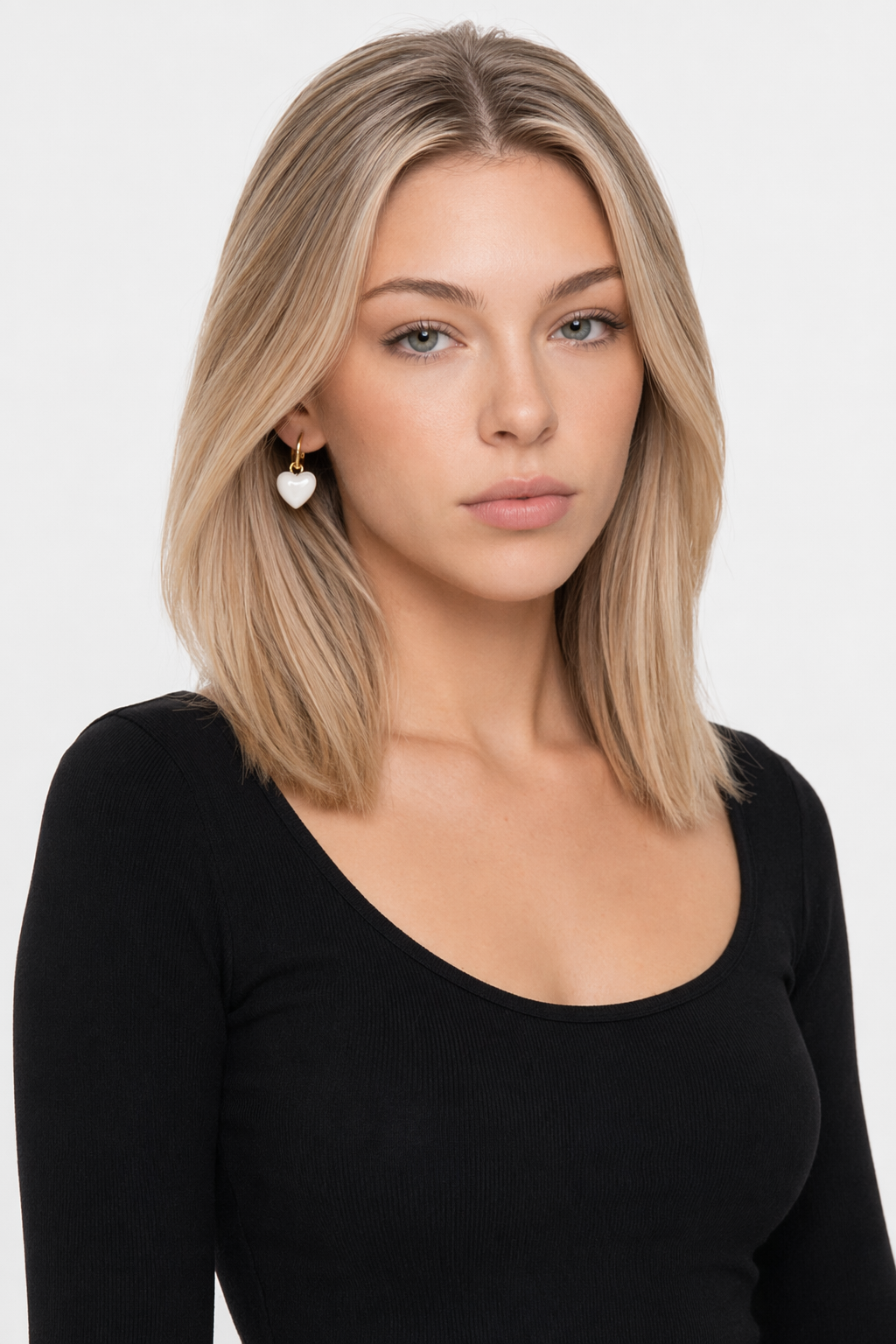 Heart-shaped Vintage Drop Earrings White Heart
