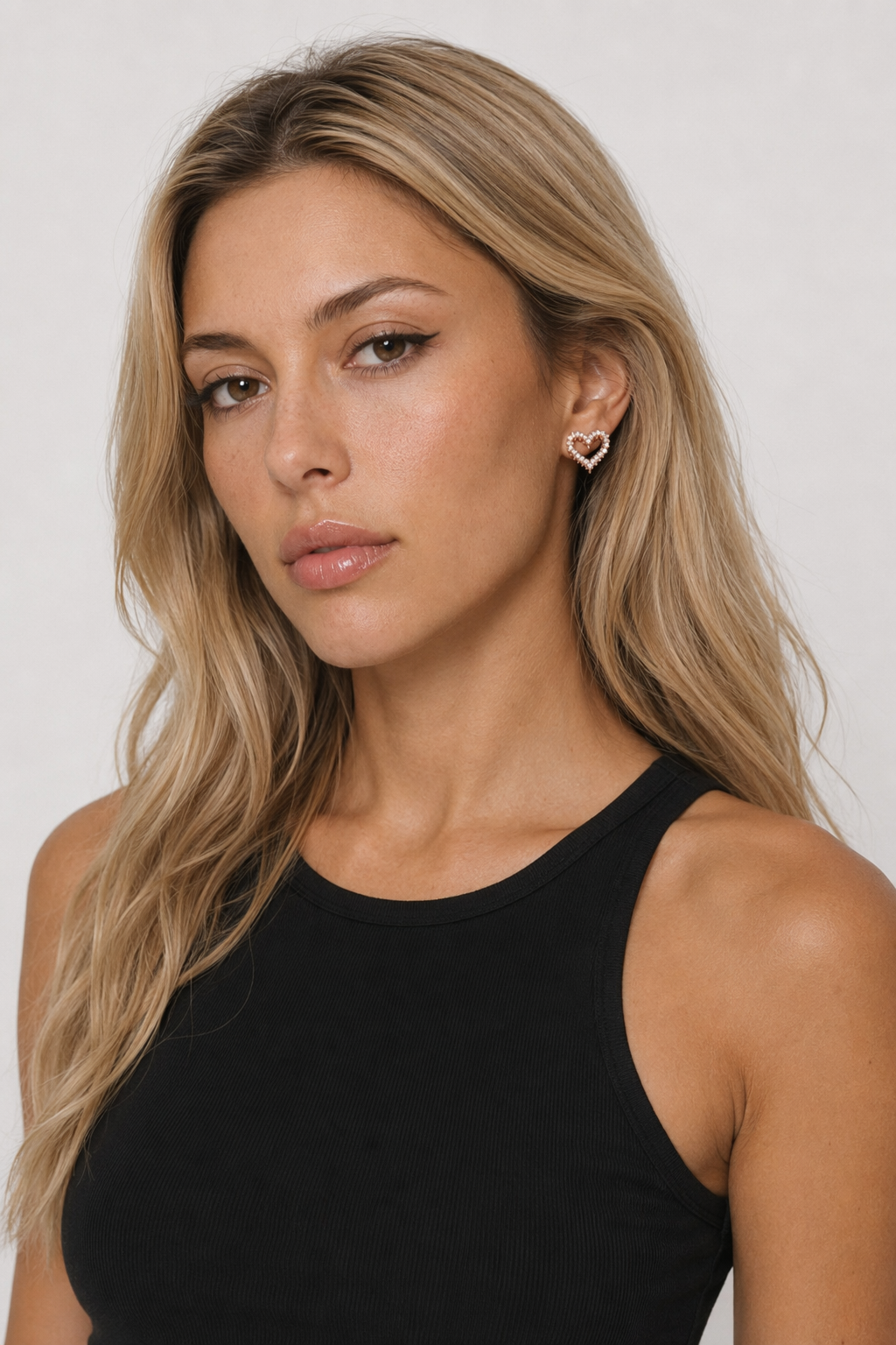 Heart-shaped Sparkling Stud Earrings Rose Gold
