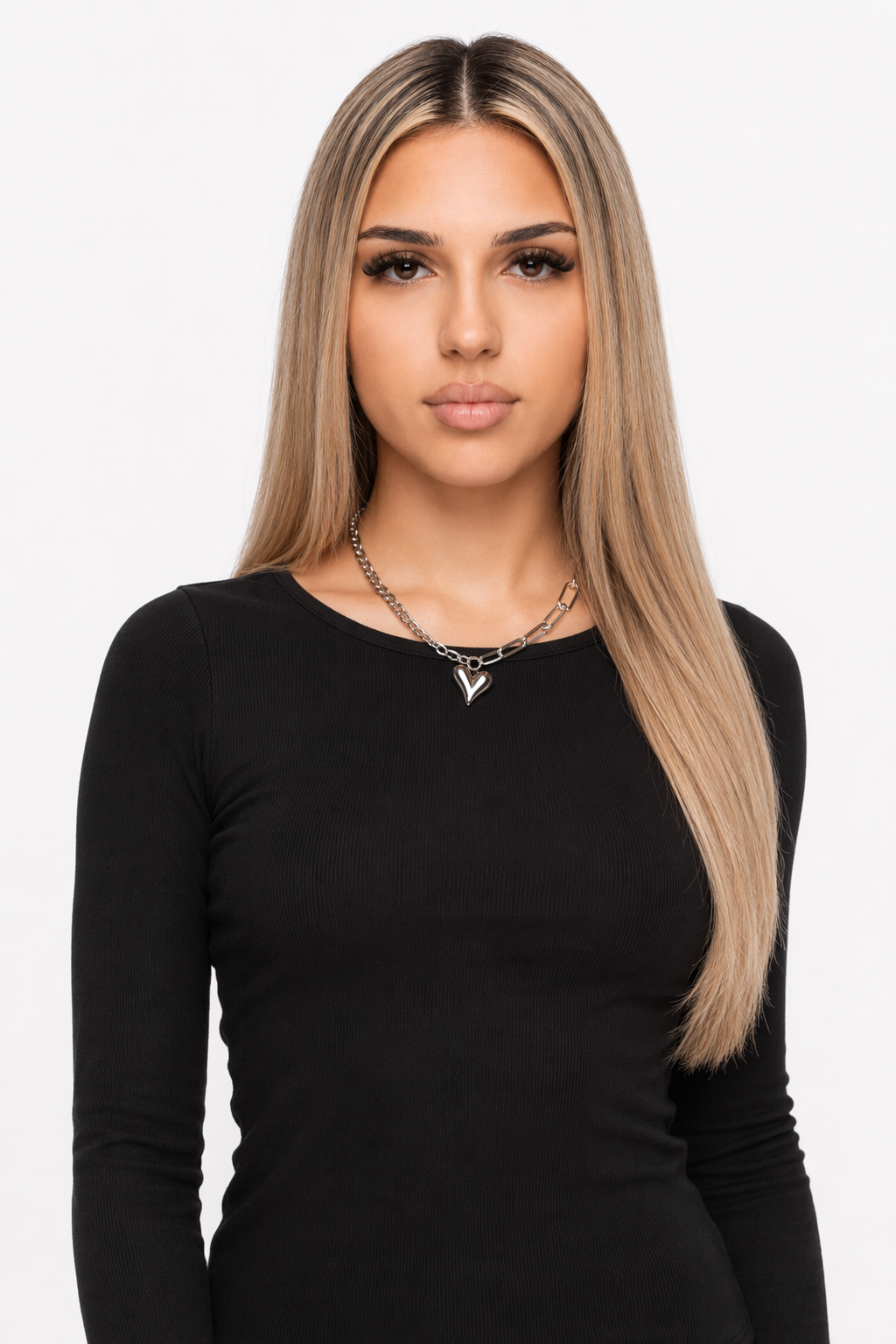 Link Necklace for Women with Heart-Shaped Pendant: Redefining Elegance and Style Silver