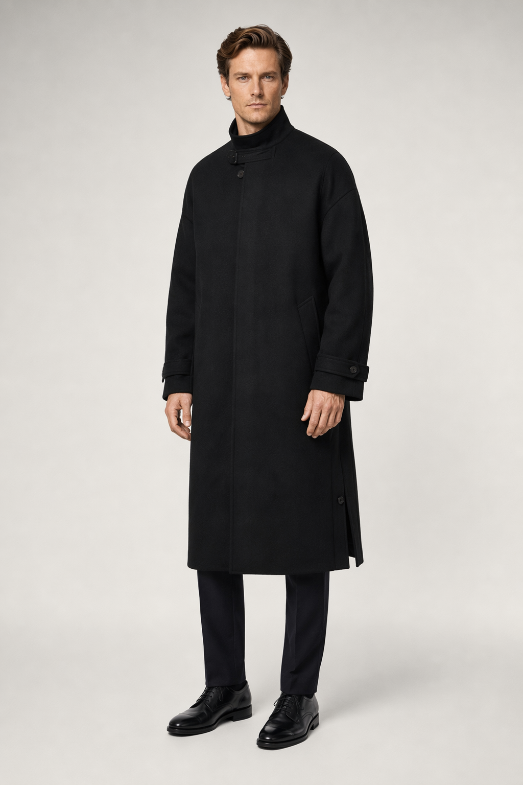 Long Men's Coat Featuring Buttoned Slits Black