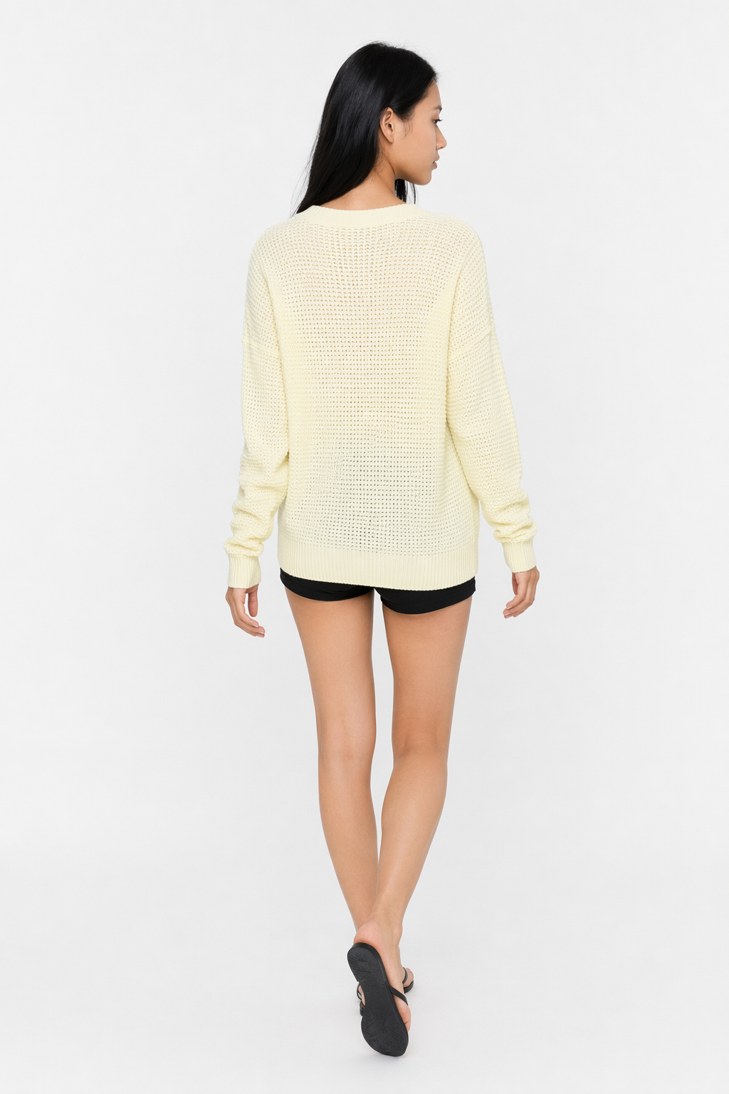Soft Round Neck Sweater for Women: Maintaining Clarity and Distinction Default