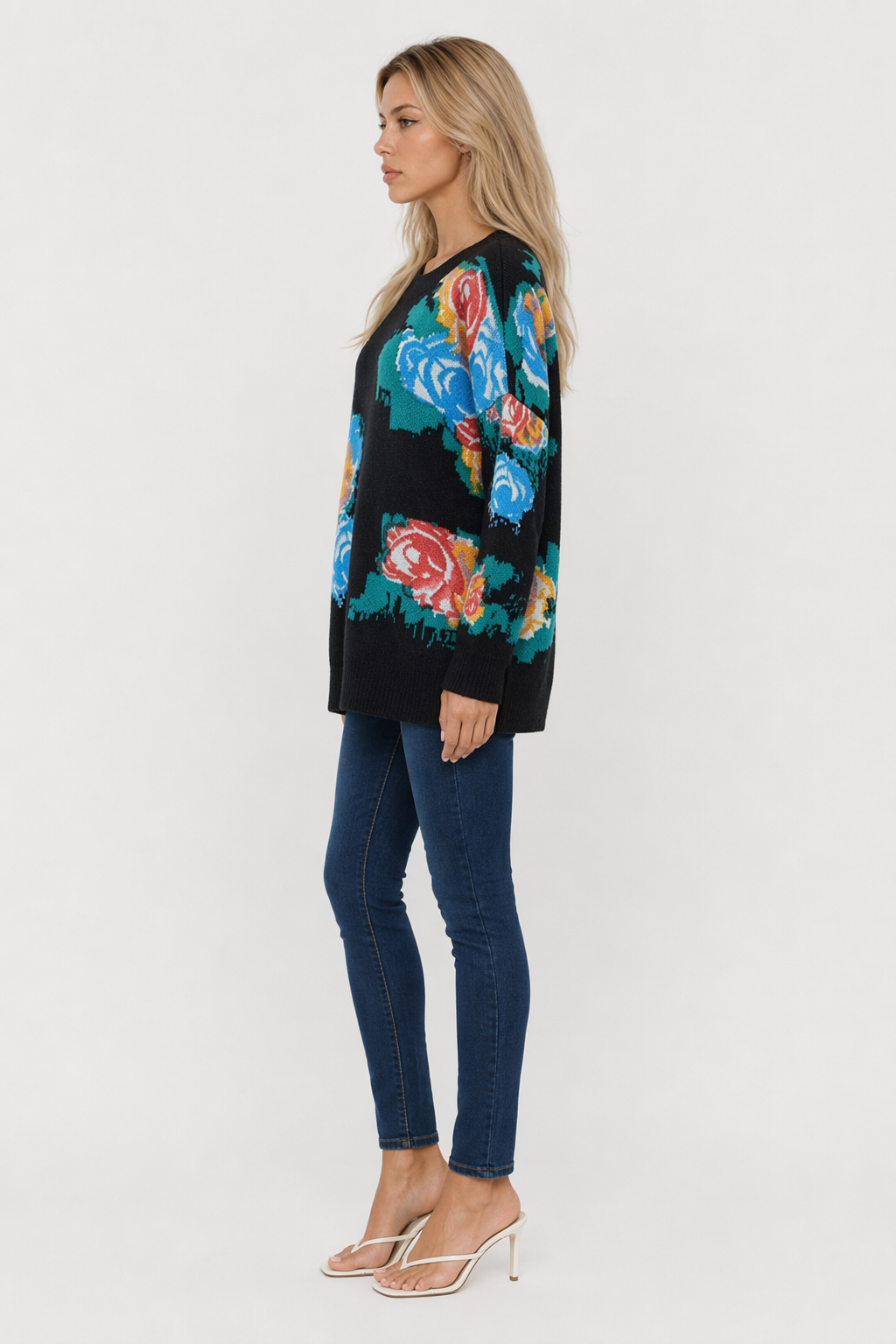 Floral Print Round Neck Women's Sweater: Maintaining Core Meaning with a Distinctive Twist Black
