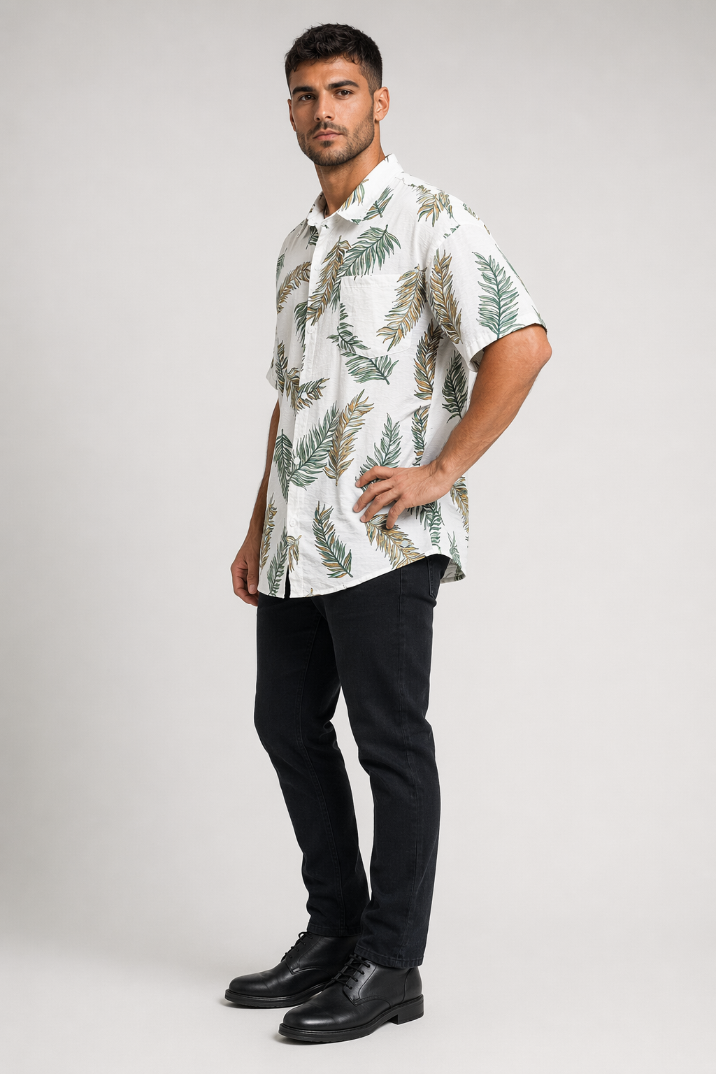 Oversized Tropical Leaf Print Men's Hawaiian Shirt Default