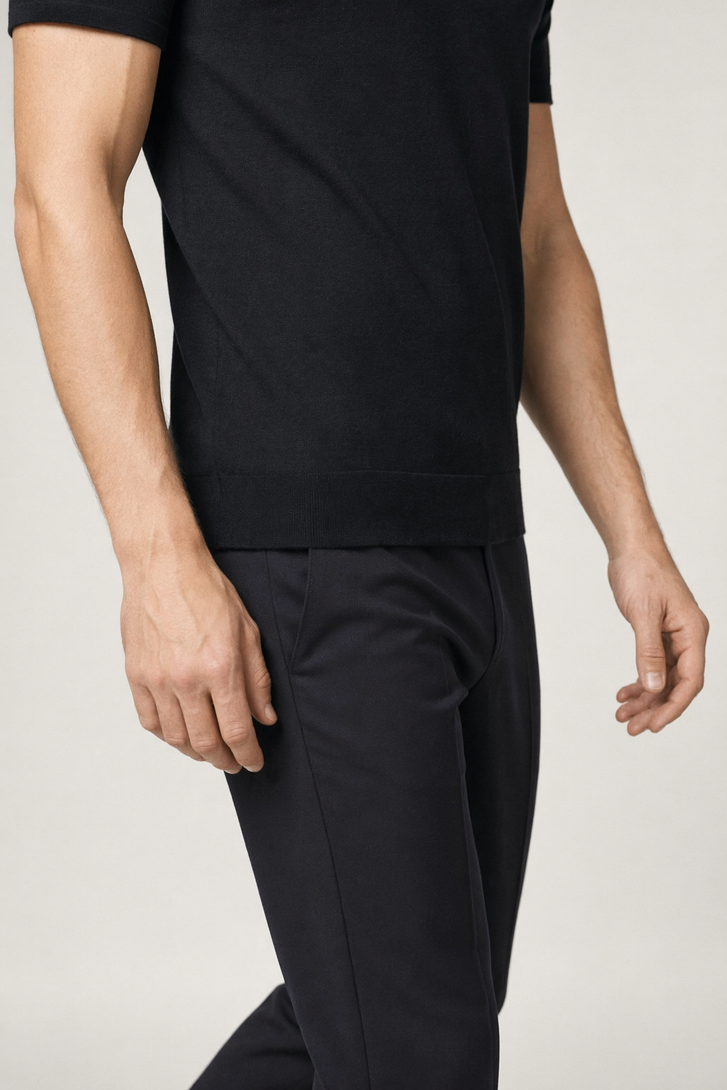 Slim Fit Men's T-Shirt with Button Embellishments for a Casual Look Black