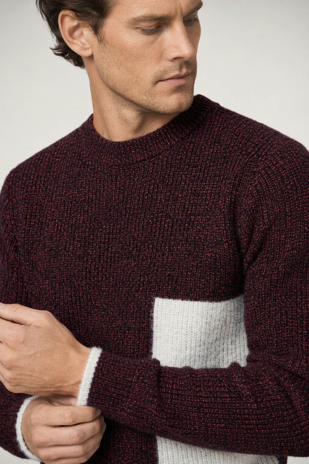 Color-Blocked Round Neck Men's Sweater Wine