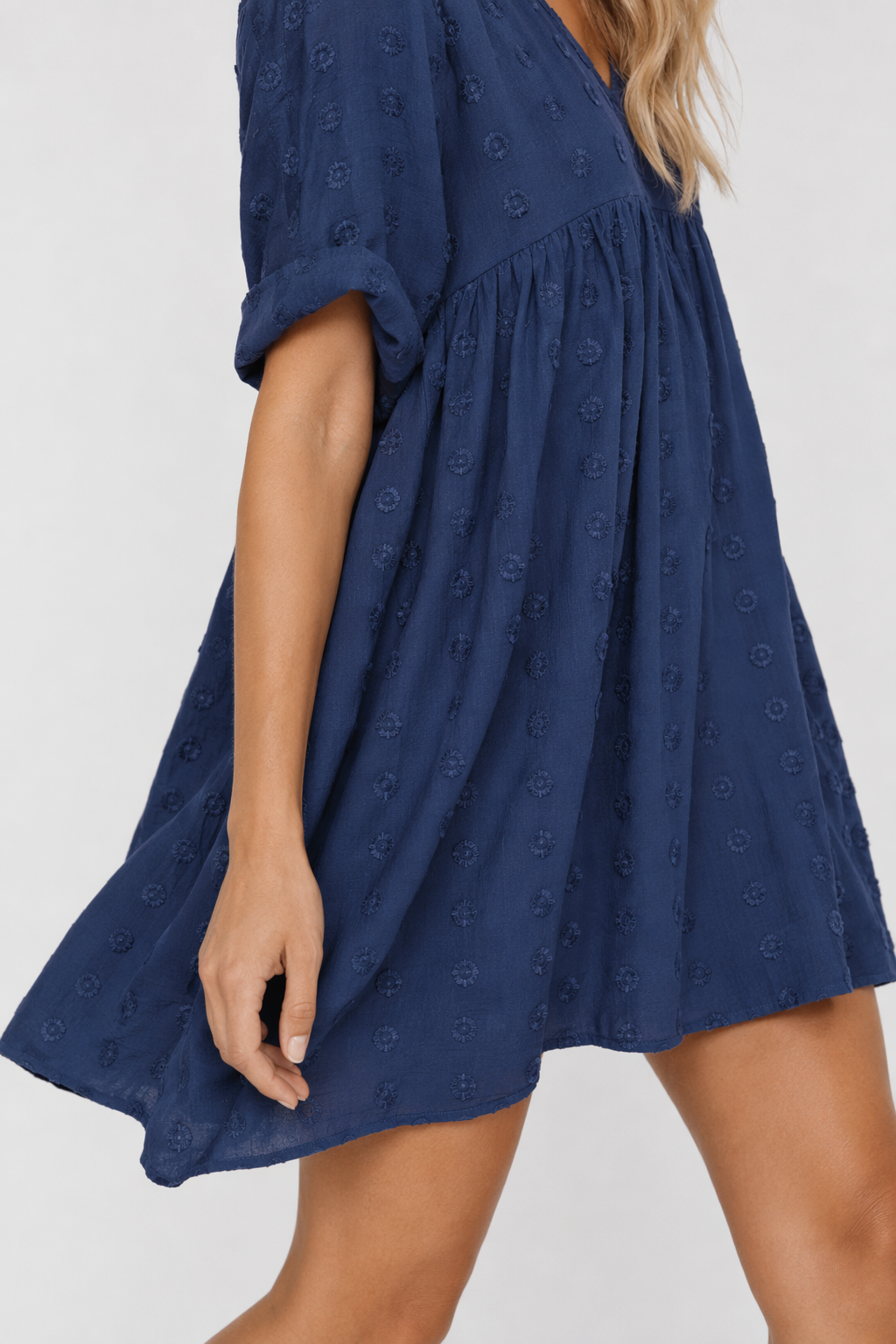 Flowy Short-Sleeved Dress for Women with a V-Neckline Navy
