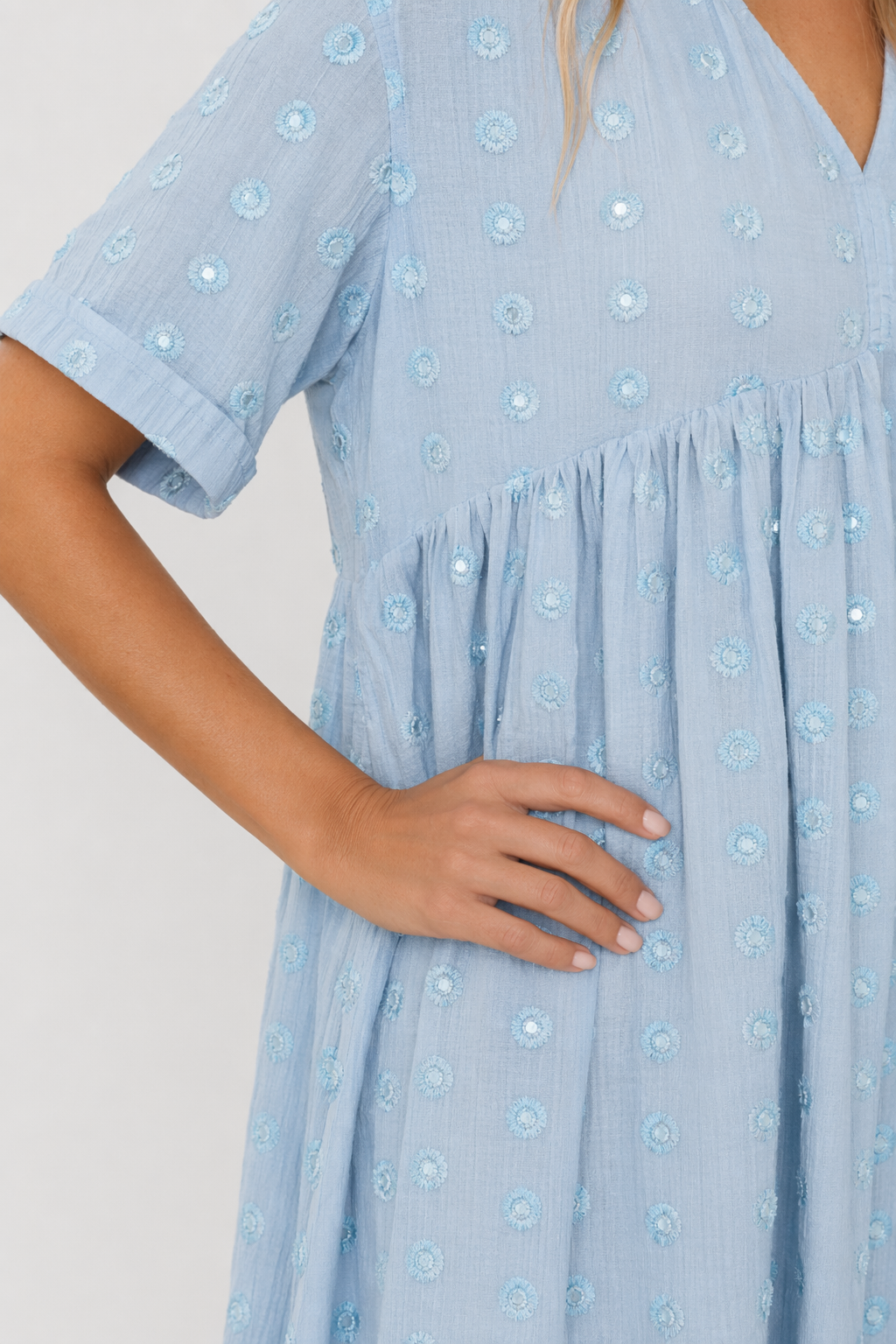 Flowy Short-Sleeved Dress for Women with a V-Neckline Blue