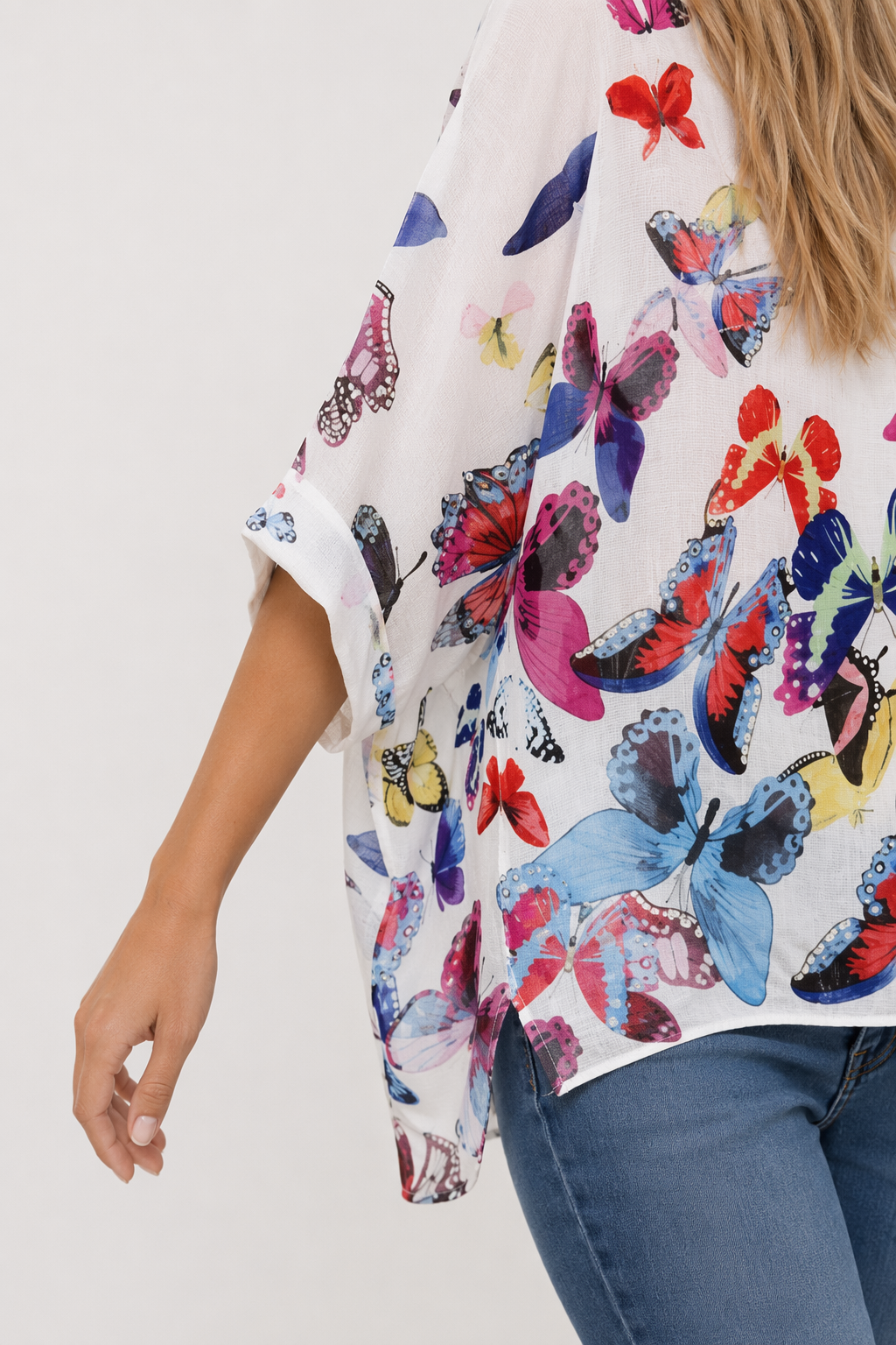 Loose-Fitting Women's Top with Butterfly Design Default