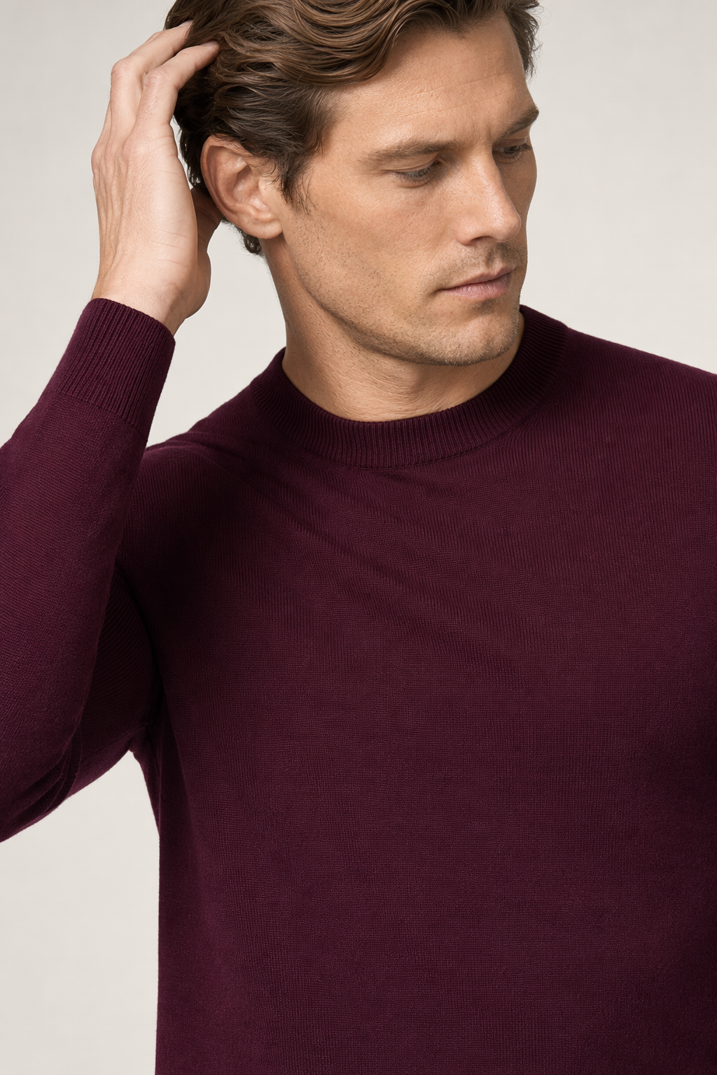 Slim Fit Sweater for Men with Round Neck Wine