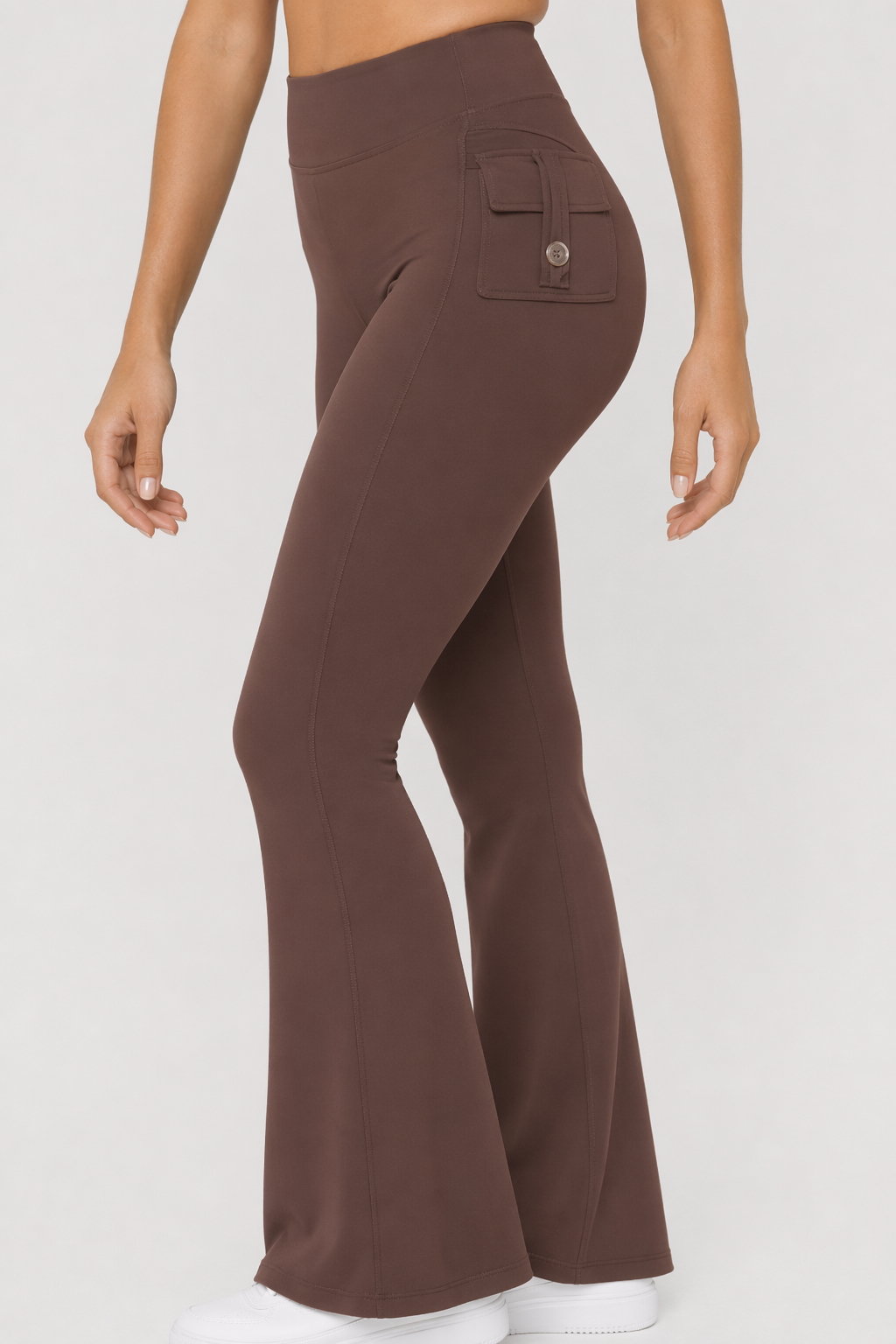 Yoga Leggings with Spacious Pockets for Wide Leg Movement Brown