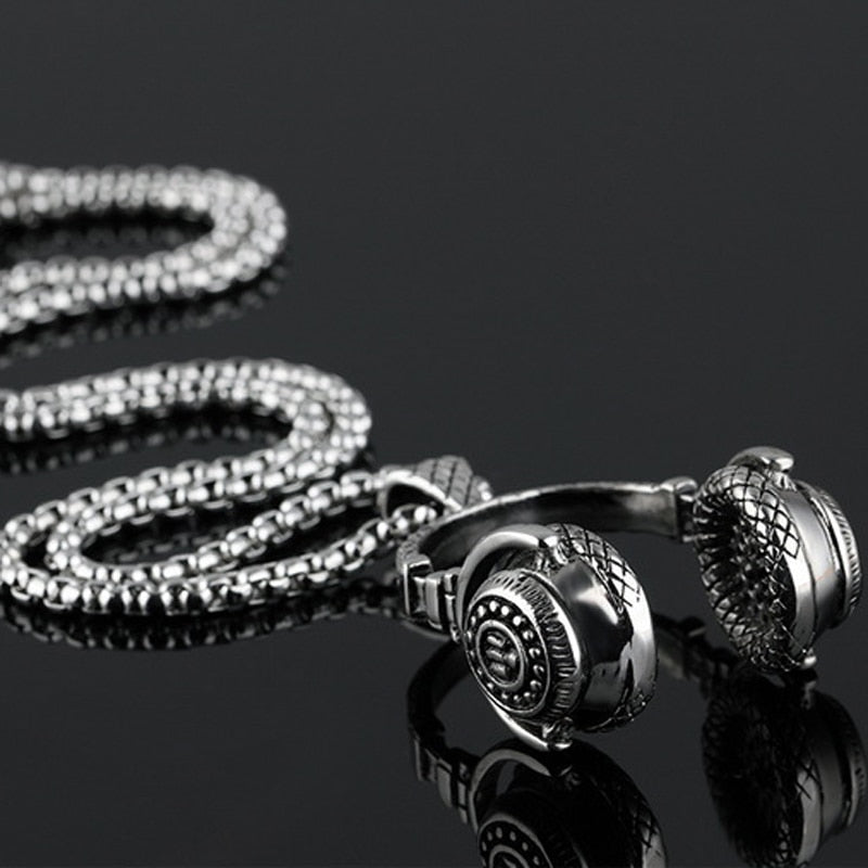 Hip Hop Necklace: A Stylish Headphone Pendant