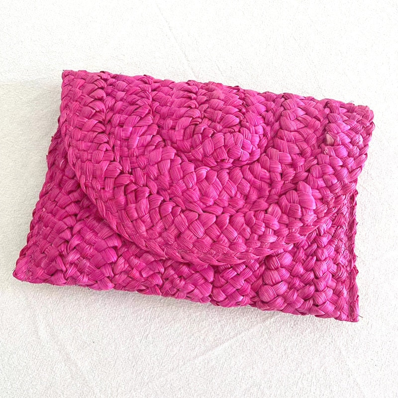 Summer Mini Straw Clutch: Embrace the Season in Style!