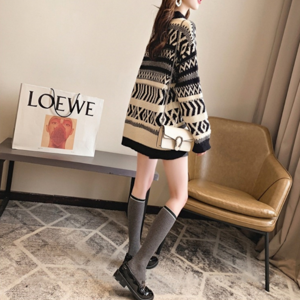 Geo Pattern Women's Round Sweater