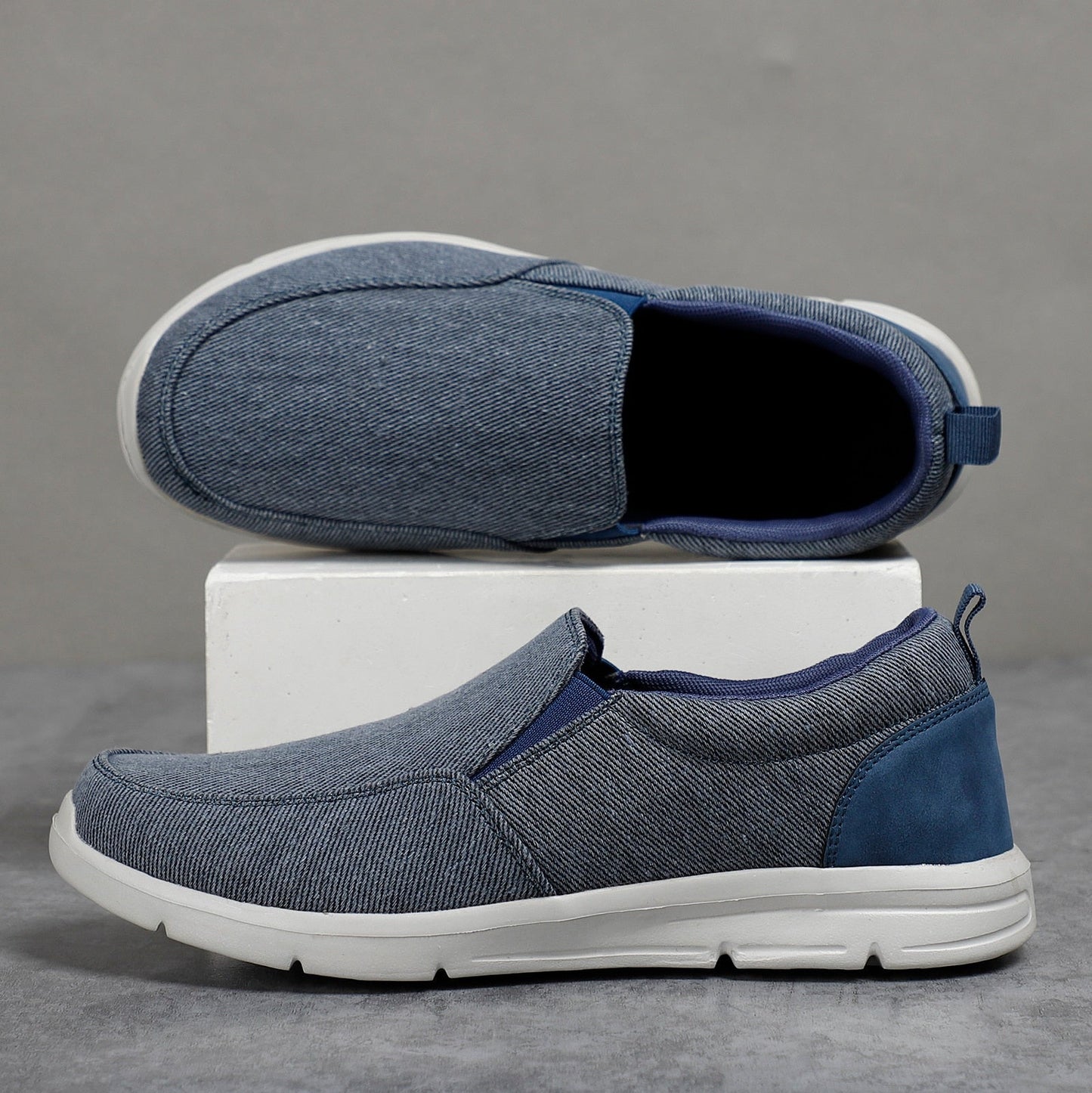 Breathable Men's Walking Shoes