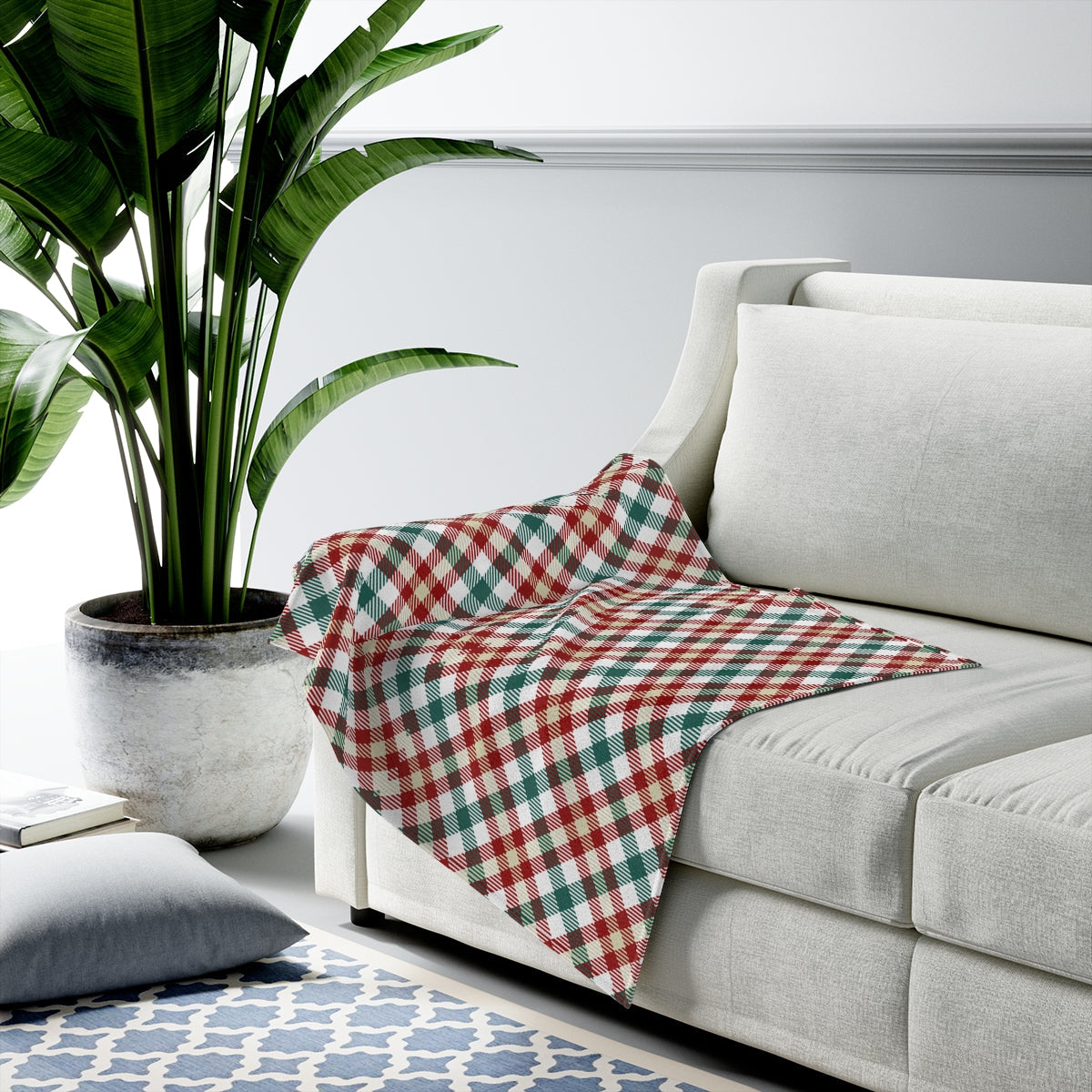 Plush Blanket Throw in Red and Green Plaid Design