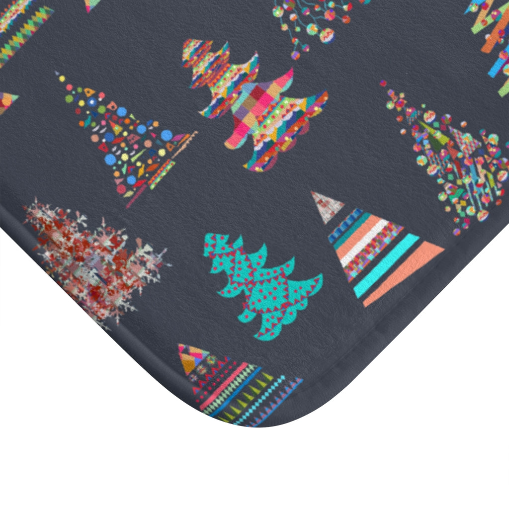 Festive Bath Mat for Home Accents: Christmas Tree Design