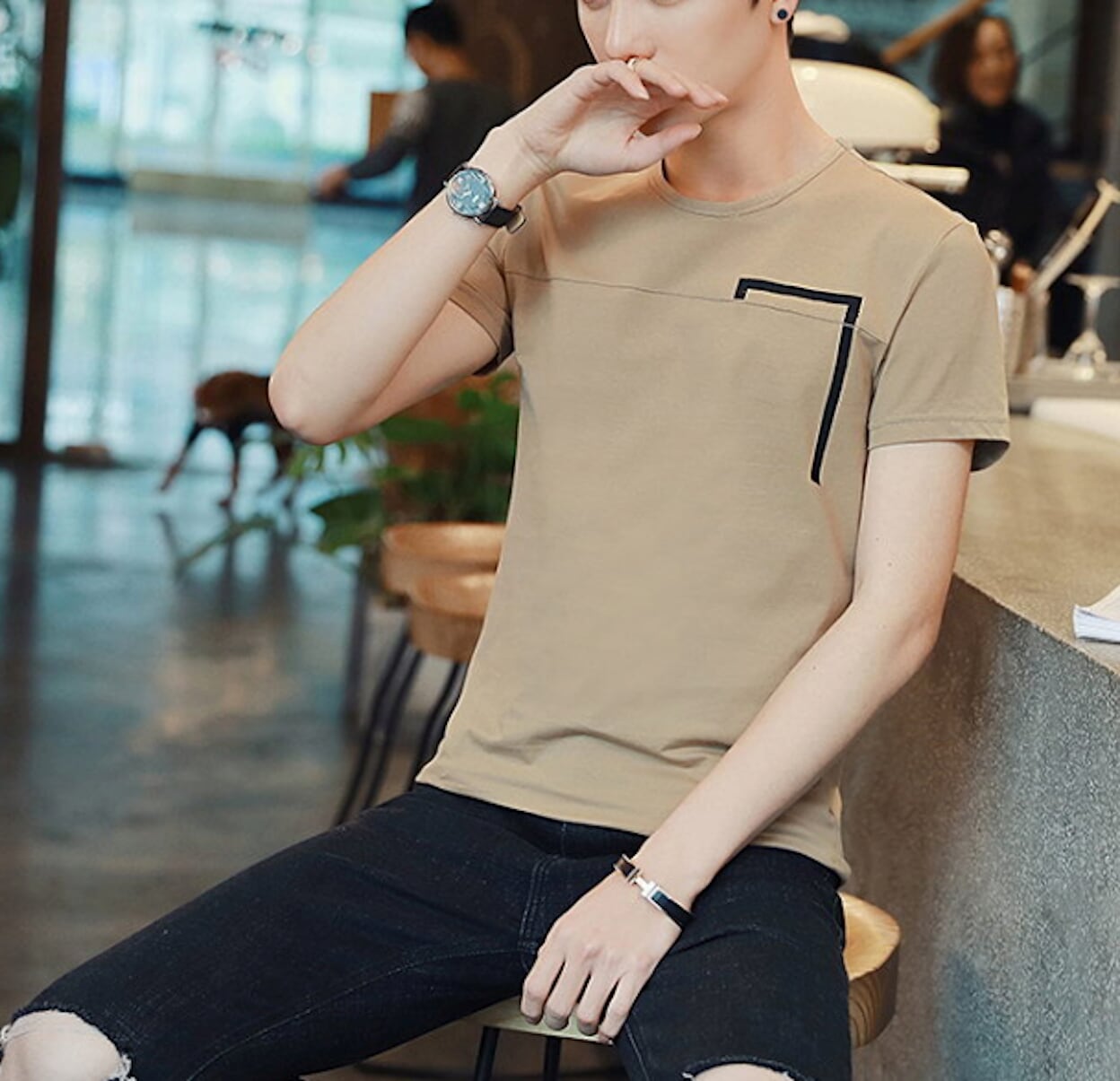 Rectangular Men's Concealed T-Shirt