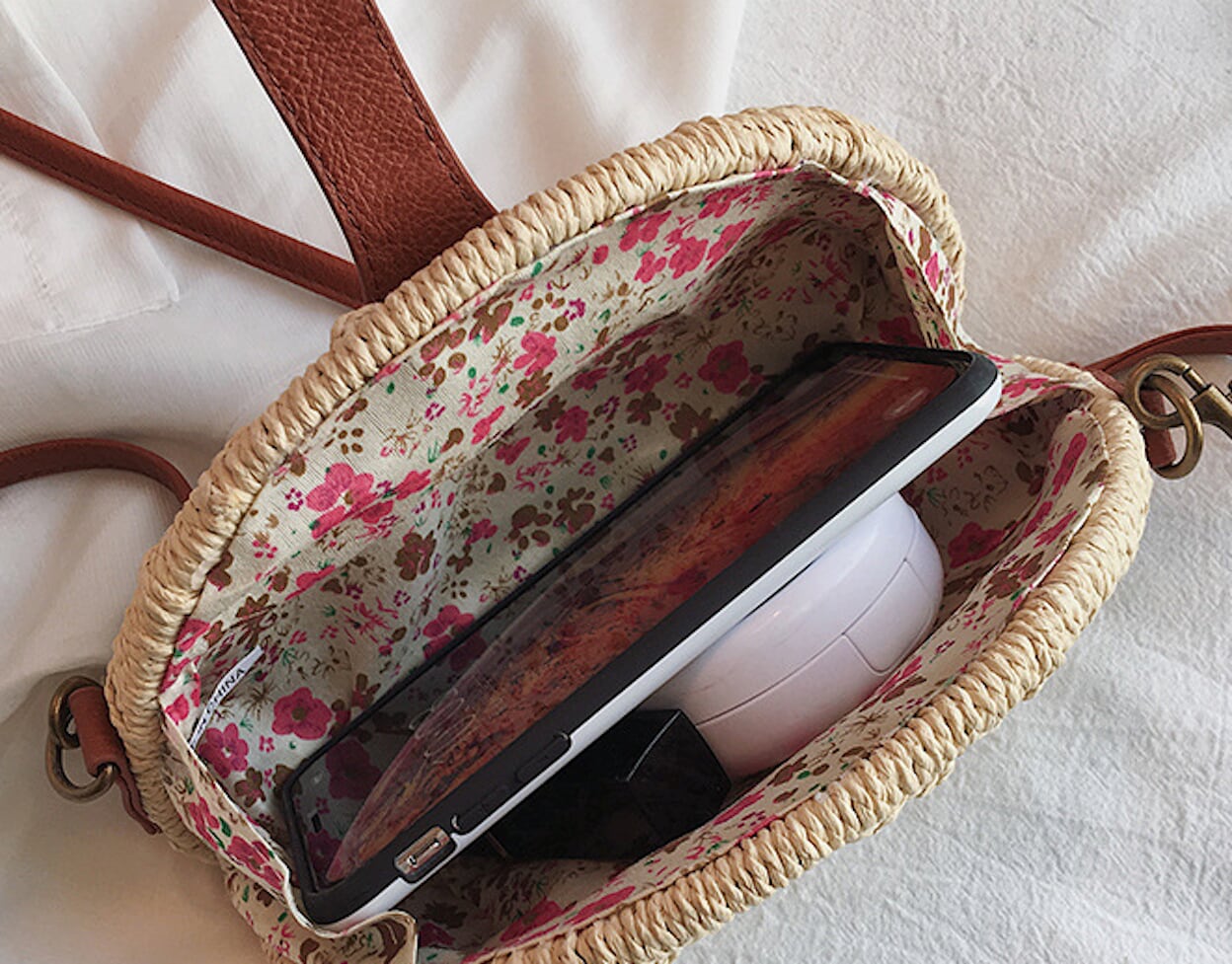 Straw Crossbody Bag - Emphasizing the Essence, Distinct from the Original